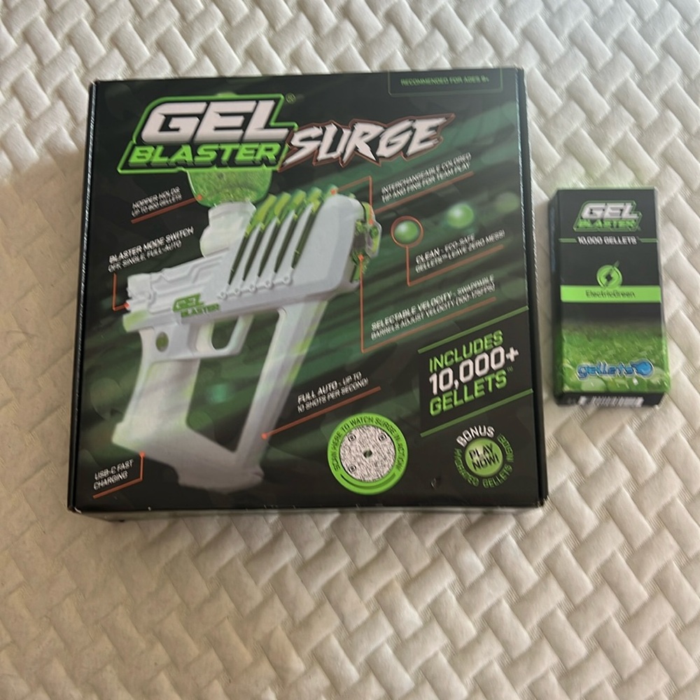 Gel Blaster Surge Toy with Extra Gellets Pack in Green